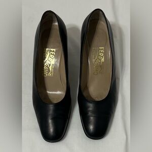 Classic Black Salvatore Ferragamo Leather Square Toe Block Heel Pumps 7.5C